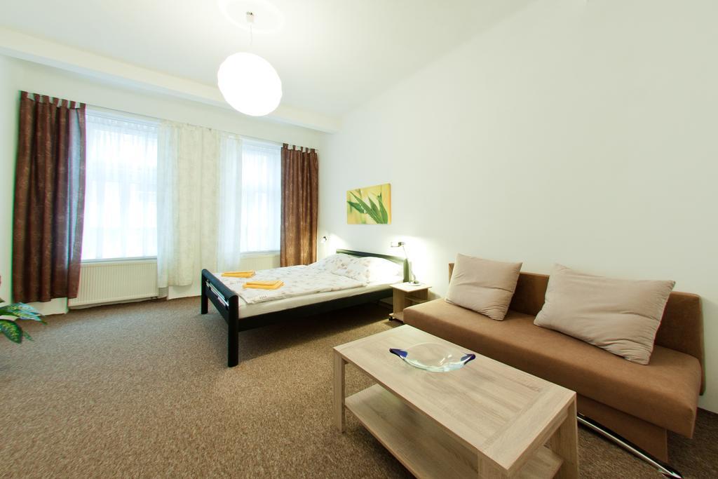 Apartmany - Penzion Smetanka Ceske Budejovice Dış mekan fotoğraf