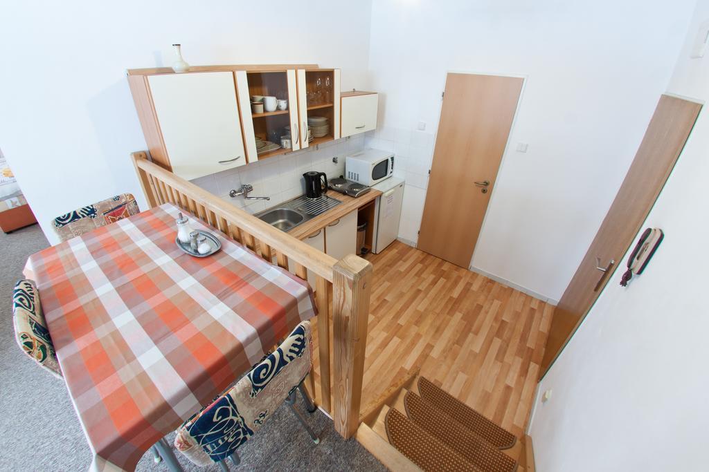 Apartmany - Penzion Smetanka Ceske Budejovice Oda fotoğraf
