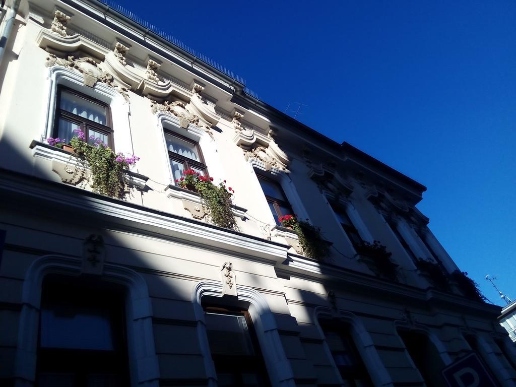 Apartmany - Penzion Smetanka Ceske Budejovice Dış mekan fotoğraf