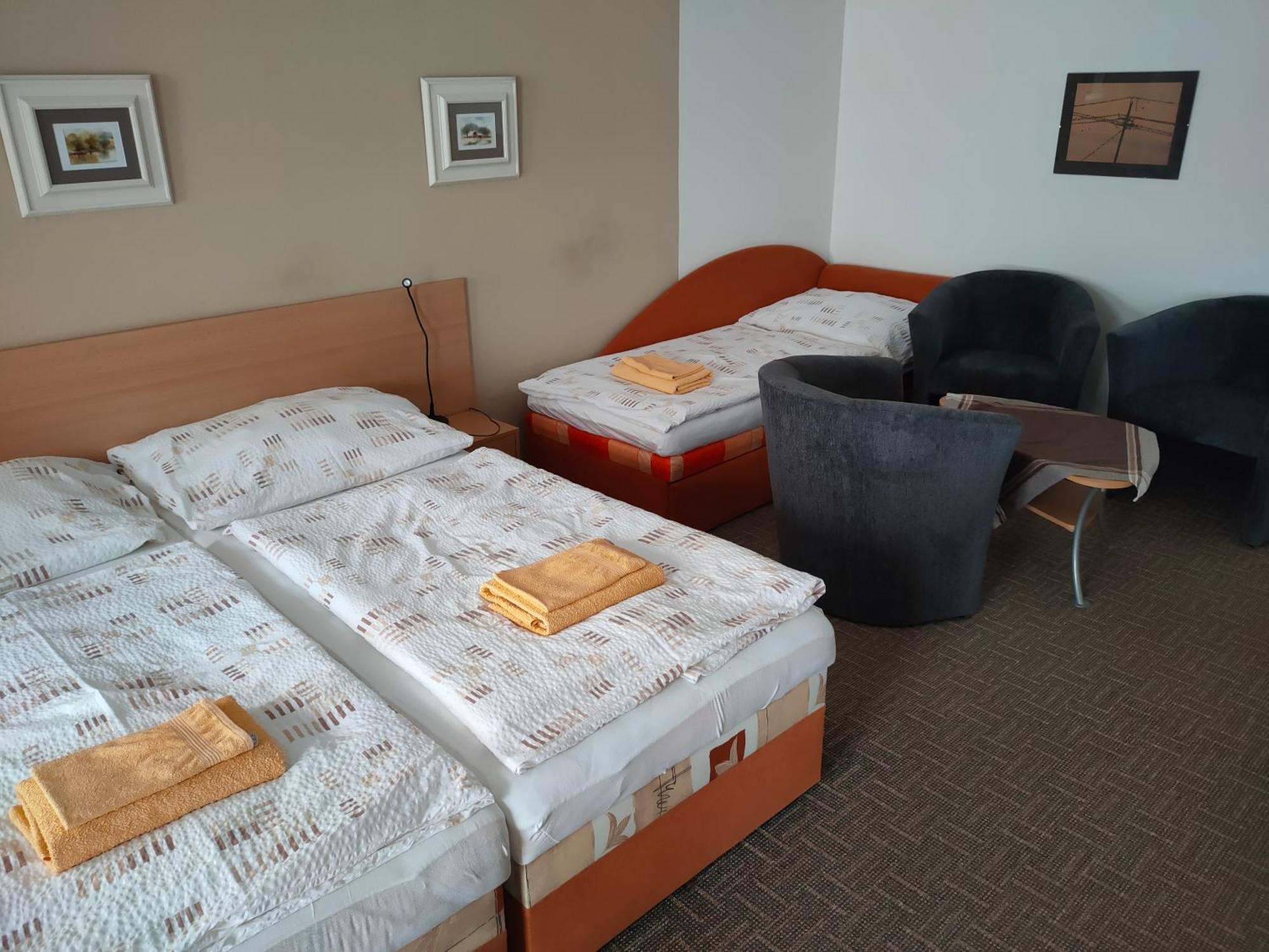 Apartmany - Penzion Smetanka Ceske Budejovice Dış mekan fotoğraf