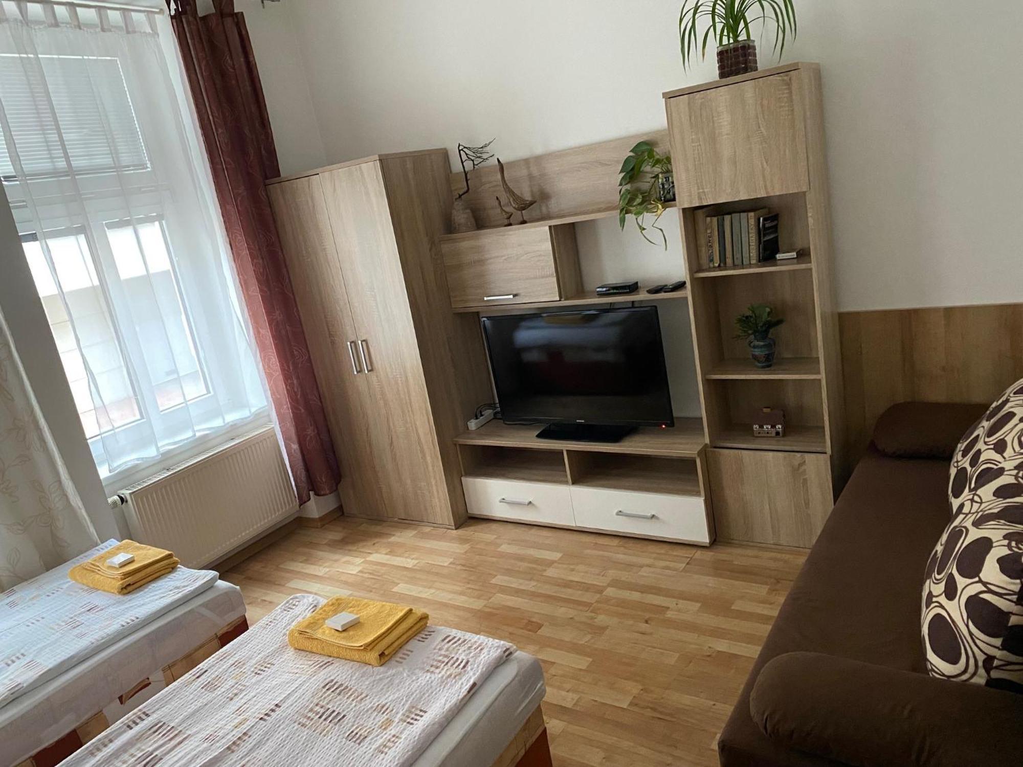 Apartmany - Penzion Smetanka Ceske Budejovice Dış mekan fotoğraf