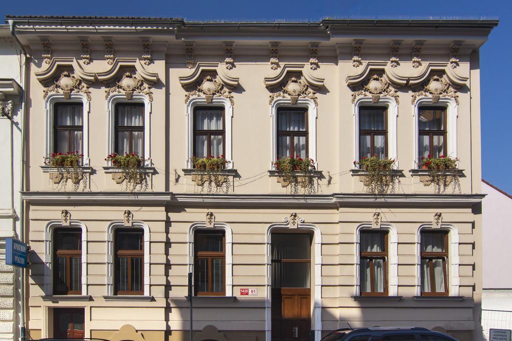Apartmany - Penzion Smetanka Ceske Budejovice Dış mekan fotoğraf