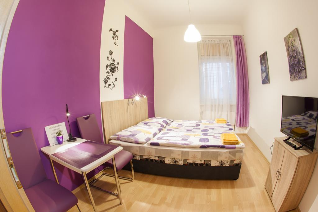 Apartmany - Penzion Smetanka Ceske Budejovice Dış mekan fotoğraf