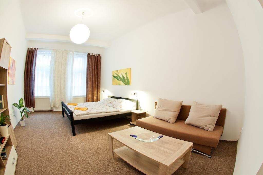 Apartmany - Penzion Smetanka Ceske Budejovice Dış mekan fotoğraf