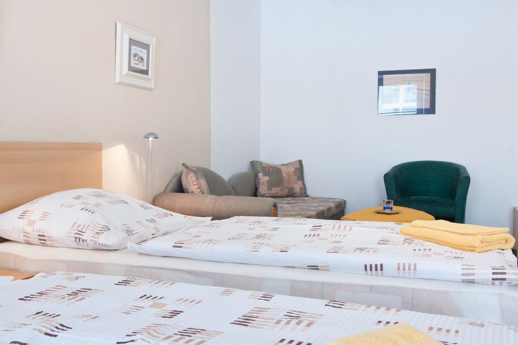 Apartmany - Penzion Smetanka Ceske Budejovice Dış mekan fotoğraf