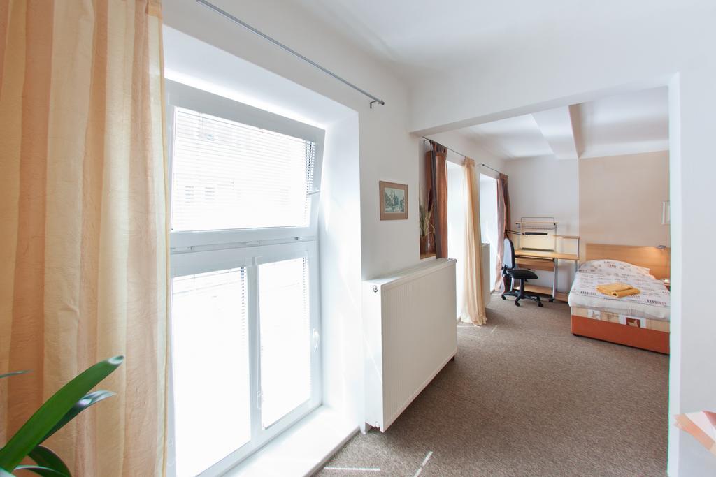Apartmany - Penzion Smetanka Ceske Budejovice Dış mekan fotoğraf
