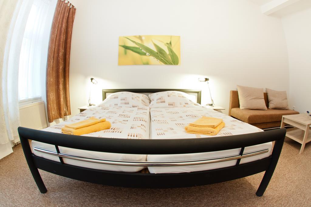 Apartmany - Penzion Smetanka Ceske Budejovice Dış mekan fotoğraf